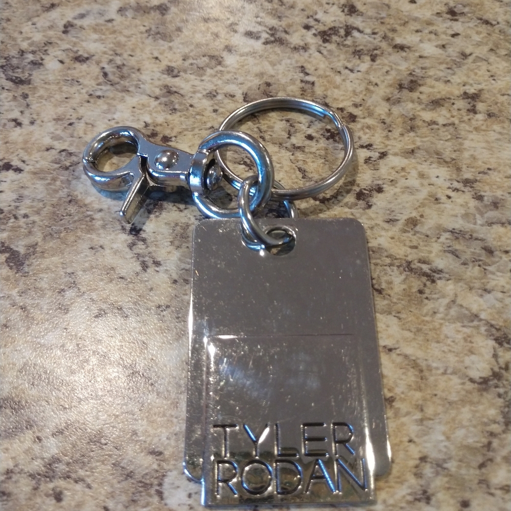 Nice Condition Tyler Rodan Key Chain - Picture 2 of 3